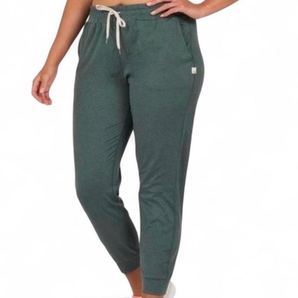 Vuori Women’s Green Performance Joggers Small